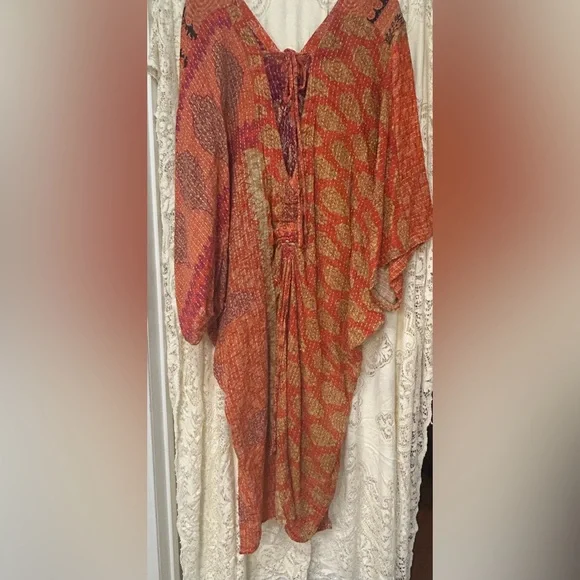 Elegant Orange and Black Midi Dress - Picture 3 of 9